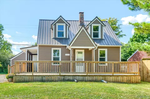 6463 N Dort Hwy, Mount Morris, MI 48458