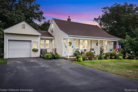 15508 Shadyside St, Livonia, MI 48154