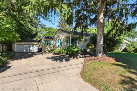 27125 Gilbert Dr, Warren, MI 48093