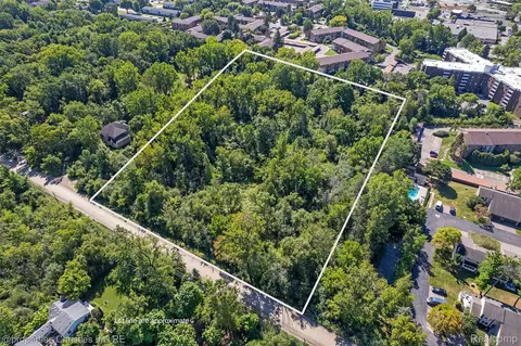 0000 Farmbrook Rd, Southfield, MI 48034