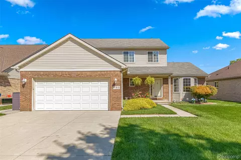 780 Saint Johns Blvd, Lincoln Park, MI 48146