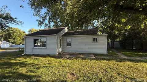 23725 Bredow Ave, Romulus, MI 48174