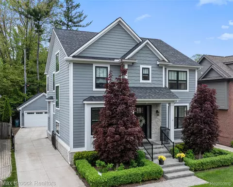893 Hazel St, Birmingham, MI 48009