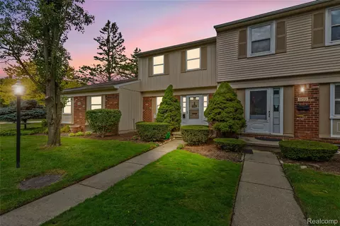 5768 Northfield Pkwy, Troy, MI 48098