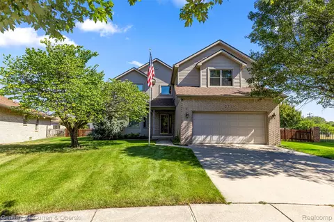 710 Saint Johns Blvd Saint Johns Blvd, Lincoln Park, MI 48146