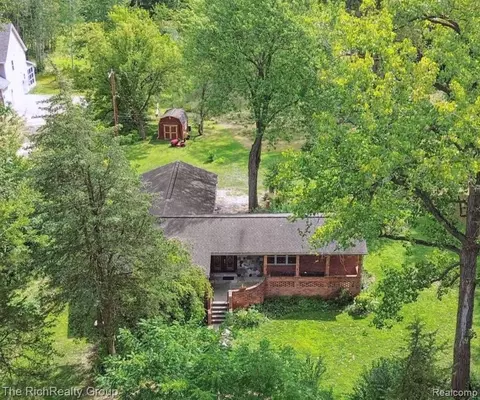 39635 Lotzford Rd, Canton, MI 48187