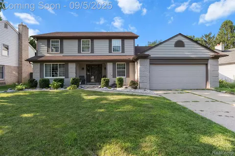 2025 Highbury Dr, Troy, MI 48085