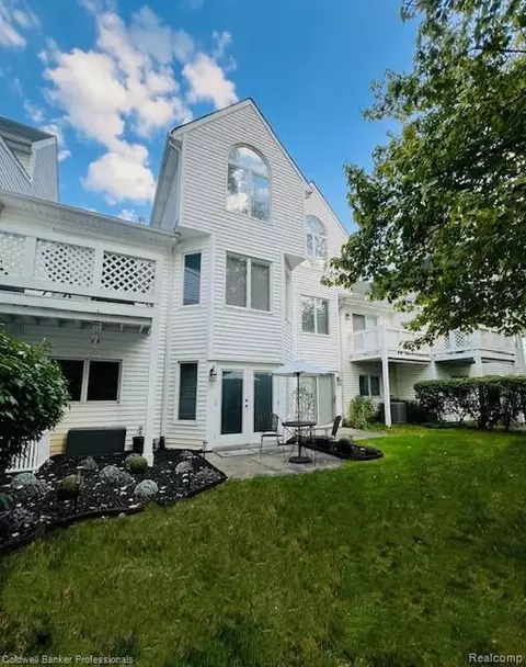 24109 Tana Ct, Farmington Hills, MI 48335