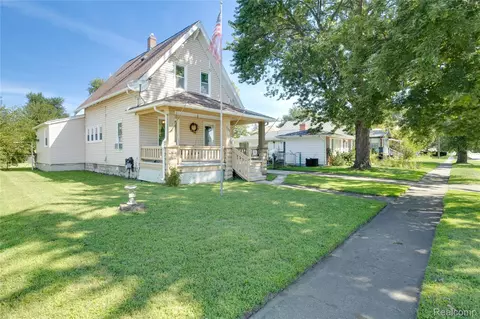 1319 Minnie St, Port Huron, MI 48060