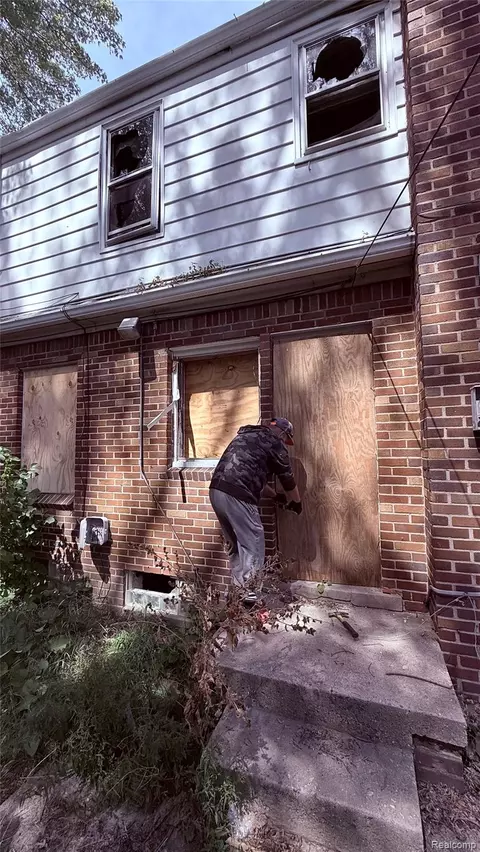 15816 E 7 Mile Rd, Detroit, MI 48205