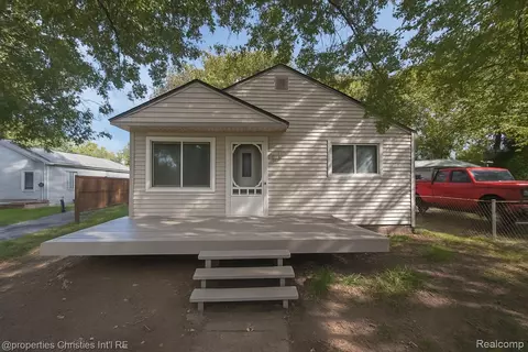 200 W Chicago Ave, Pontiac, MI 48340