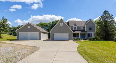 8088 Denton Hill Rd, Fenton, MI 48430