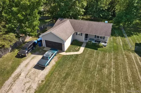2455 W Thompson Rd, Fenton, MI 48430
