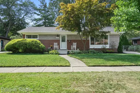 33577 Michele St, Livonia, MI 48150