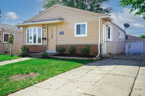 20174 Abrahm St, Clinton Township, MI 48035