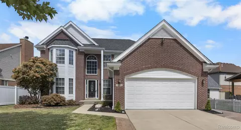 15210 Heatherwood, Southgate, MI 48195