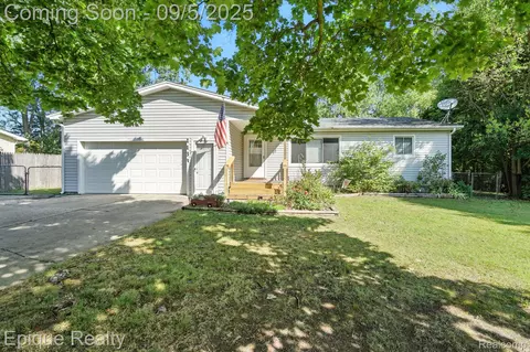 1133 E Schumacher St, Burton, MI 48529