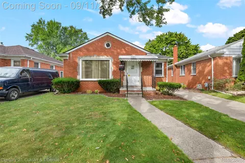 8235 Virgil St, Dearborn Heights, MI 48127