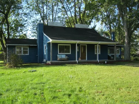 9201 Reid Rd, Swartz Creek, MI 48473