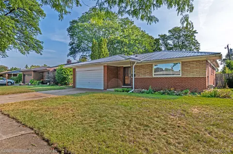 29512 Orvylle Dr, Warren, MI 48092