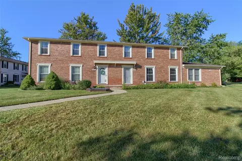 44503 N Umberland Cir, Canton, MI 48187