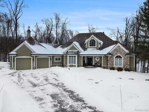 4610 Stoney Hill Ct, Harbor Springs, MI 49740