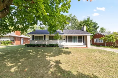 27244 Spring Arbor Dr, Southfield, MI 48076