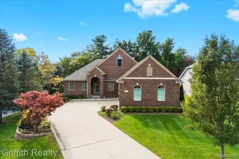 4908 Crooked Stick Ct, Genoa, MI 48116