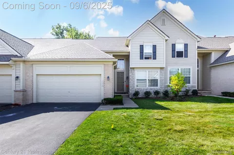 1270 Alameda Blvd #40, Troy, MI 48085