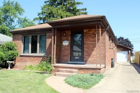 1554 London Ave, Lincoln Park, MI 48146