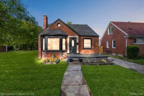 15253 Mettetal St, Detroit, MI 48227