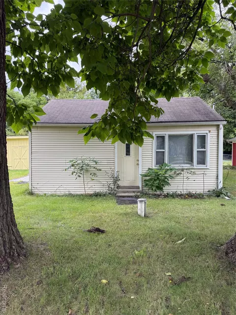 11433 Dexter St, Clio, MI 48420
