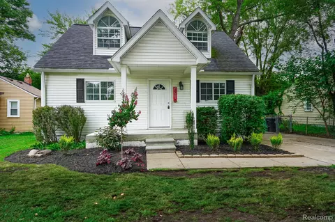 21685 Roosevelt Ave, Farmington Hills, MI 48336