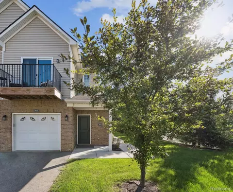 9930 Ridge Run St, Howell, MI 48855
