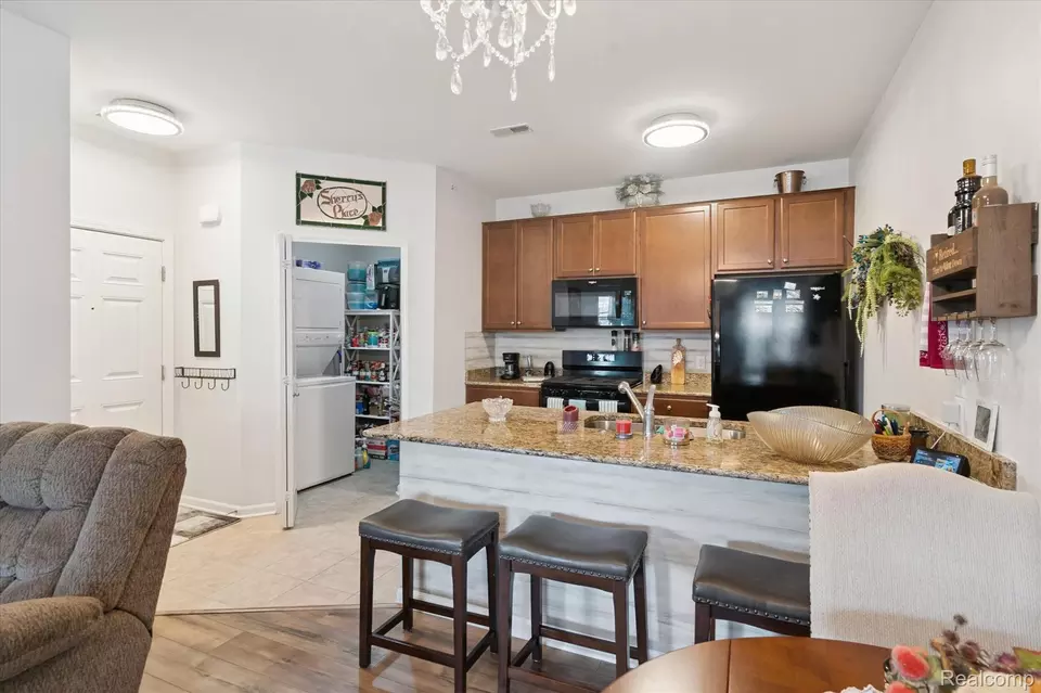 Kitchen - 1926 Coventry Rd, Jackson, MI 49201 photo 5 of 5