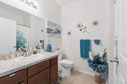 Bath - 1926 Coventry Rd, Jackson, MI 49201 photo 1 of 3