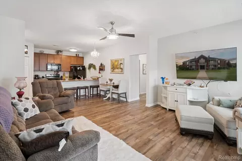 Living - 1926 Coventry Rd, Jackson, MI 49201 photo 1 of 4