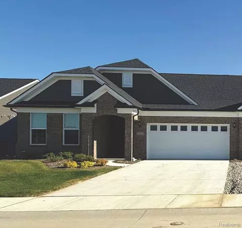 42712 Arbor Dr, Clinton Township, MI 48038