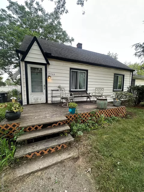 8309 Hugh St, Westland, MI 48185