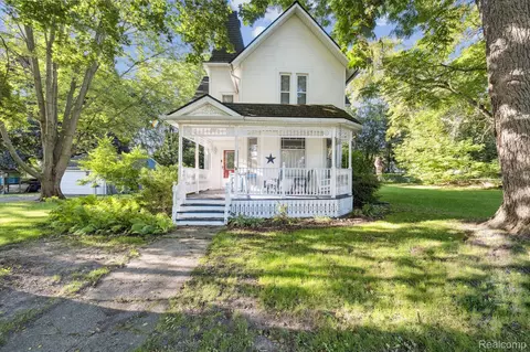 303 Mechanic St, Stockbridge, MI 49285