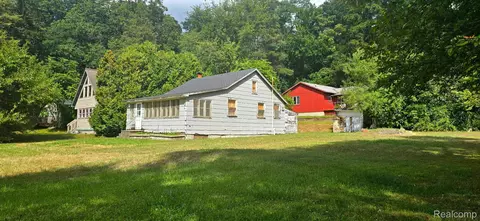 11317 Patterson Lake Dr, Putnam, MI 48169