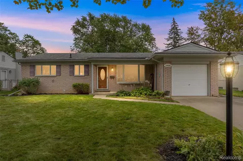 14430 Park St, Livonia, MI 48154