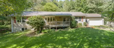 6855 Lyons Rd, Goodland, MI 48444
