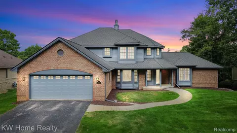 2188 Shire Ct, Commerce, MI 48382