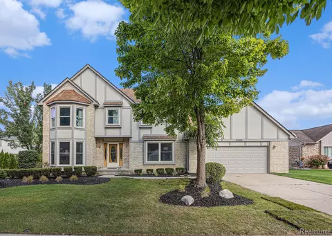24416 Venice Dr, Novi, MI 48374