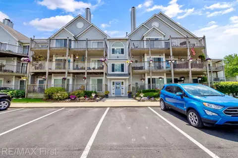 37510 Jefferson #0203, Harrison, MI 48045