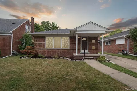 7868 Robinson Ave, Allen Park, MI 48101