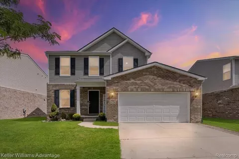 8228 Quincy Dr, Westland, MI 48185