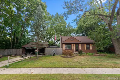 30549 Marquette St, Garden City, MI 48135