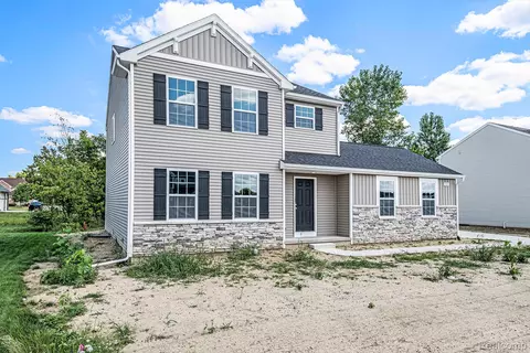 7121 Primrose Ln, Grand Blanc, MI 48439